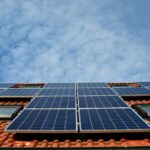 Innovation Photovoltaik-Anlagen: Mehr Lichtgewinnung dank “Schachbrett-Muster”